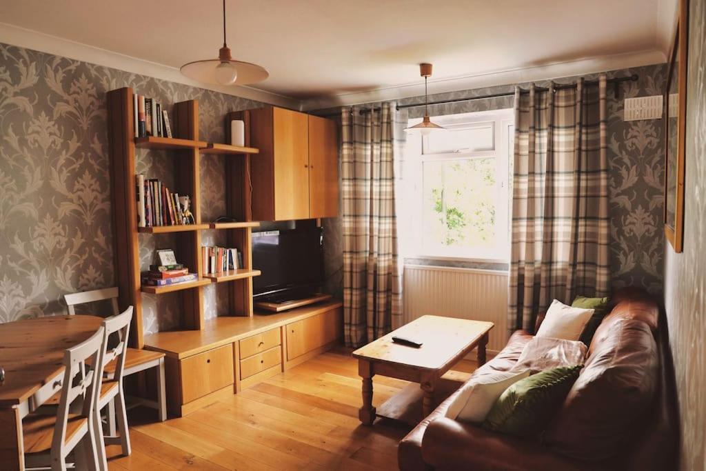 Cosy Wimbledon With 2 Bedrooms Appartement *